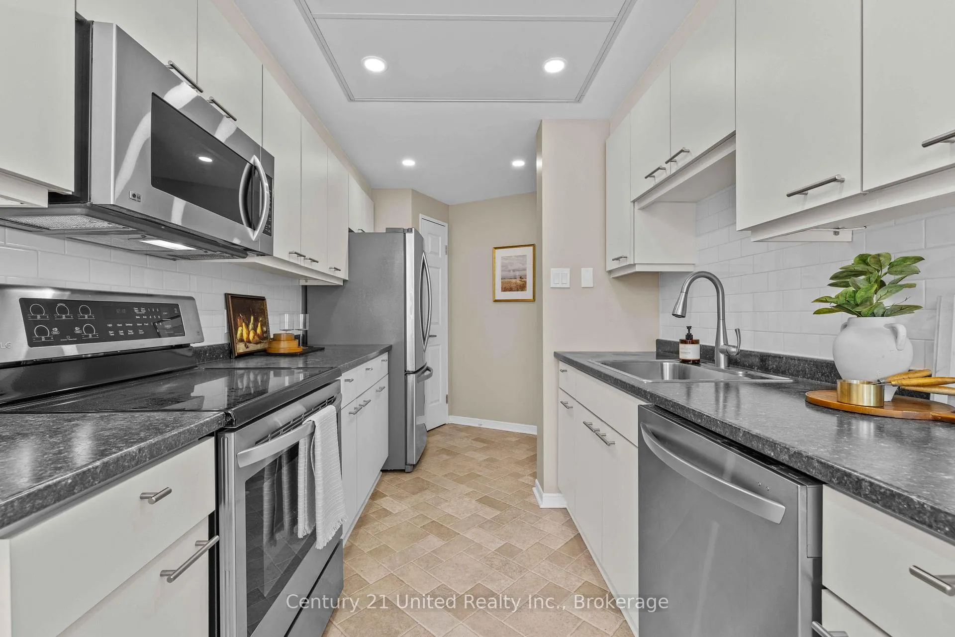 Photo 9 of Unit 104, 2 George Street N, Peterborough, Town Ward 3 — HOMEH