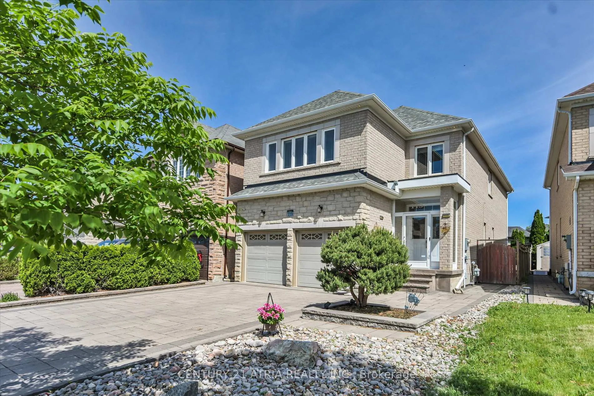 Photo 2 of 119 Martini Drive, Richmond Hill, Rouge Woods — HOMEH