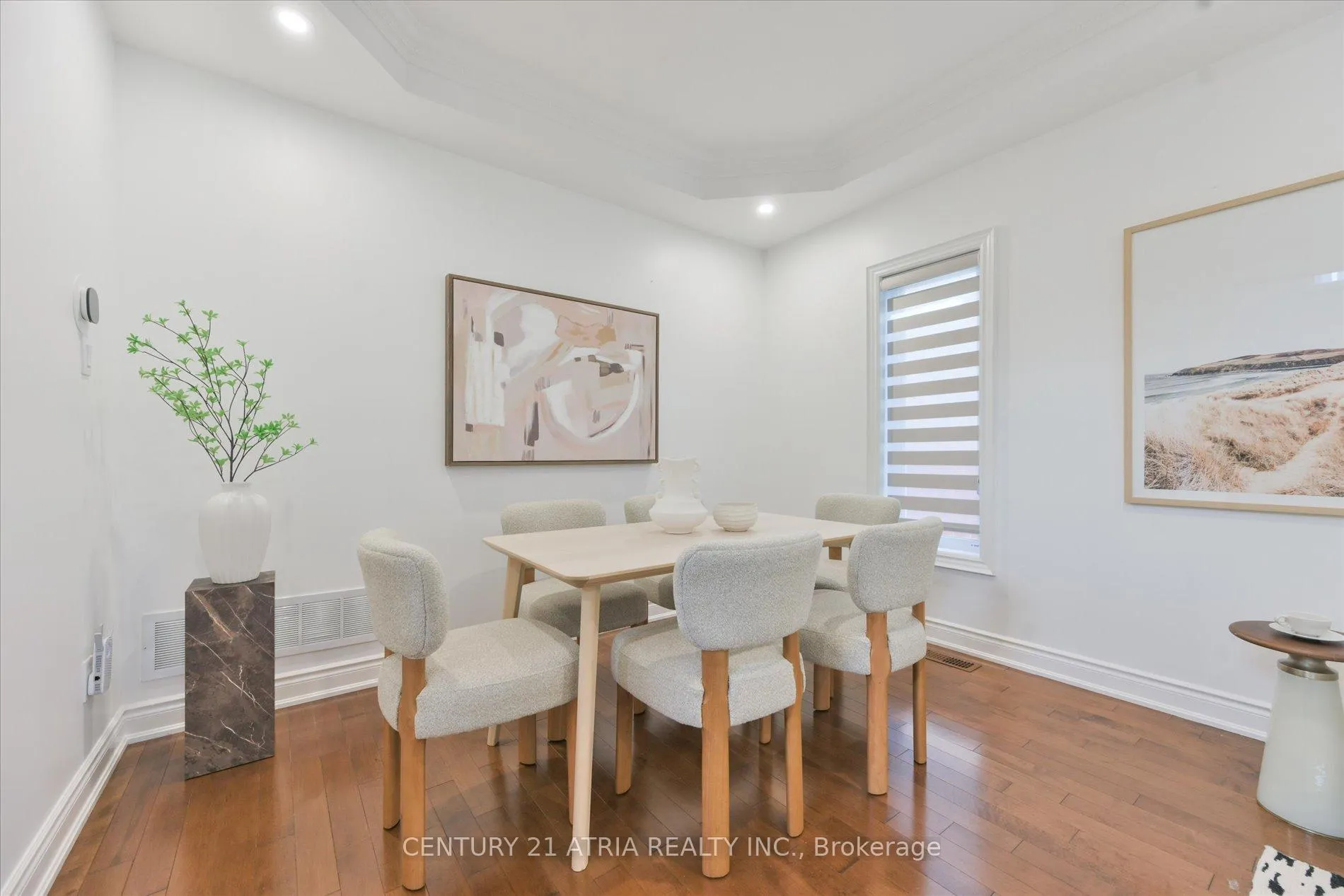 Photo 13 of 119 Martini Drive, Richmond Hill, Rouge Woods — HOMEH