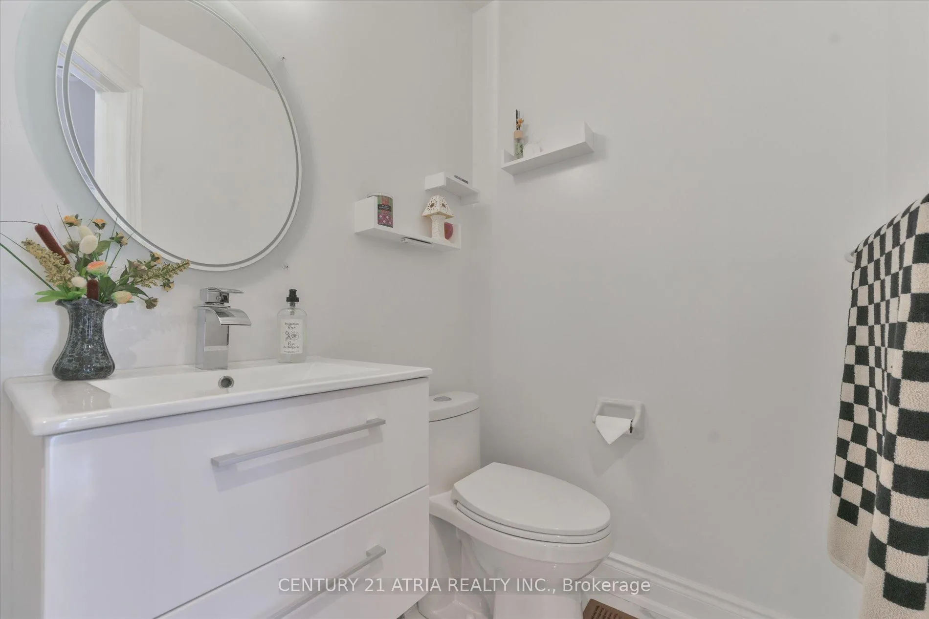 Photo 27 of 119 Martini Drive, Richmond Hill, Rouge Woods — HOMEH
