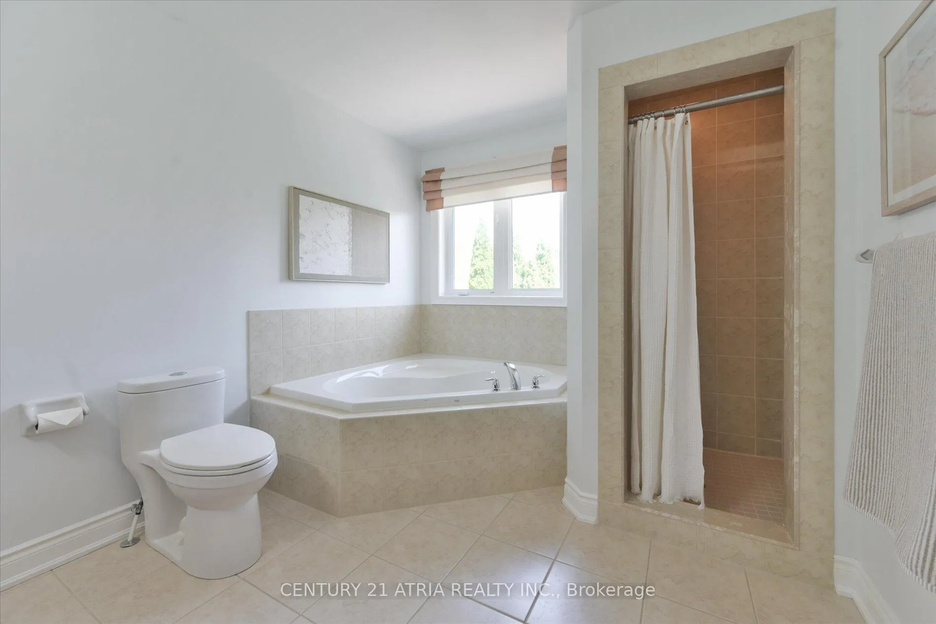 Photo 35 of 119 Martini Drive, Richmond Hill, Rouge Woods — HOMEH
