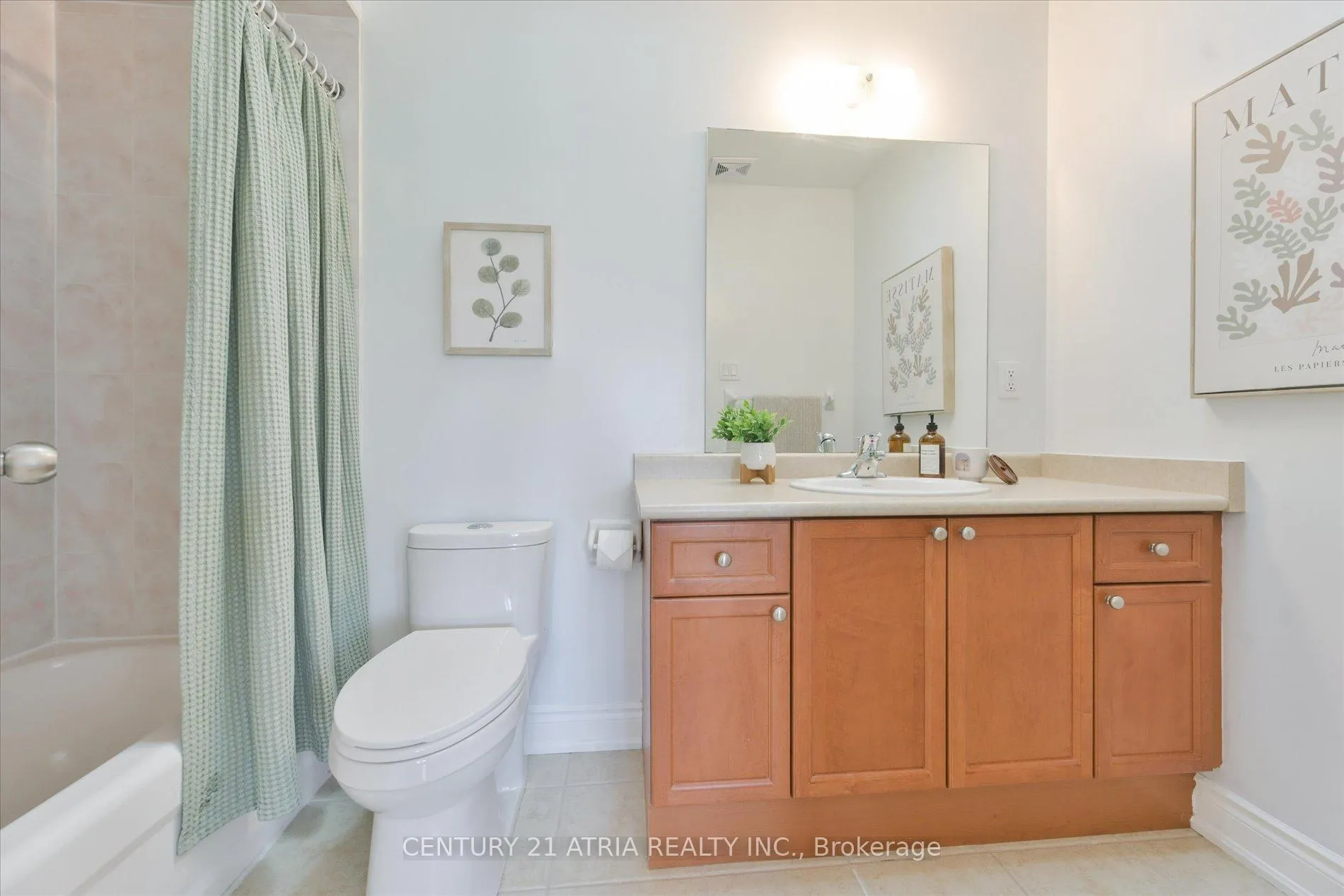 Photo 43 of 119 Martini Drive, Richmond Hill, Rouge Woods — HOMEH