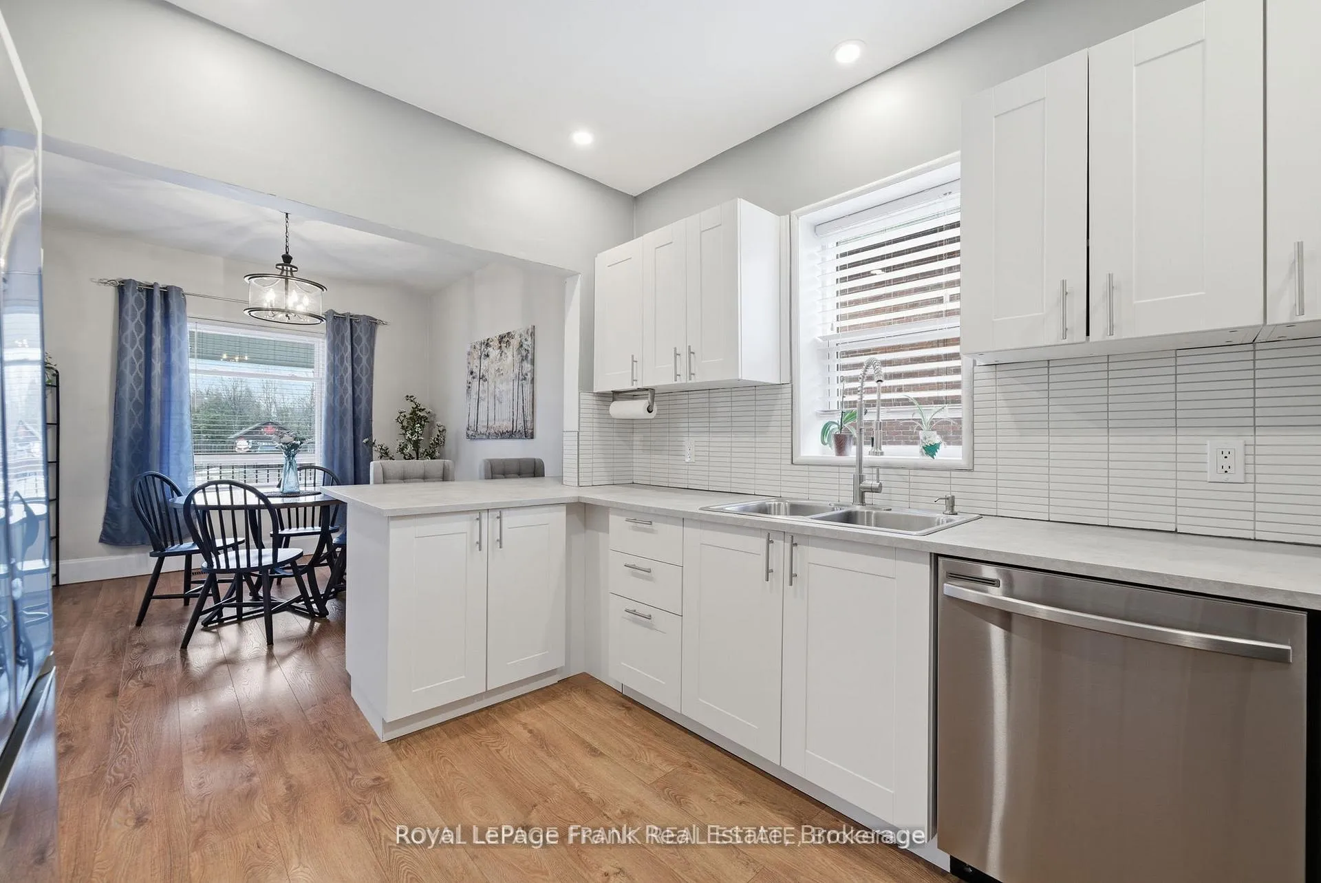 Photo 15 of 121 Durham Street W, Kawartha Lakes, Lindsay — HOMEH