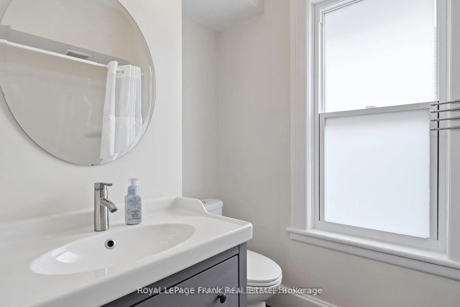 Photo 18 of 121 Durham Street W, Kawartha Lakes, Lindsay — HOMEH