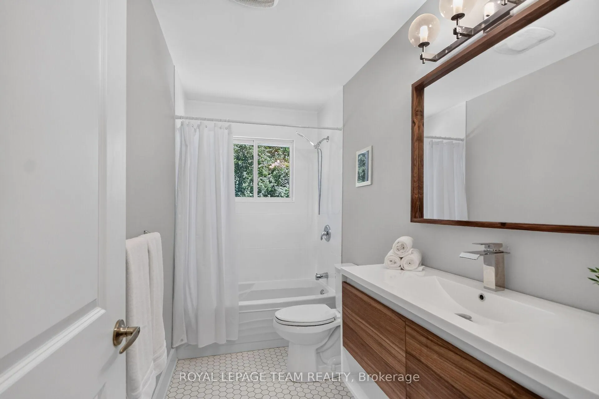 Photo 31 of 5 Caribou Avenue, Ottawa, Stittsville (South) — HOMEH