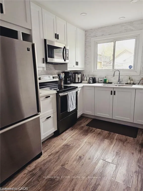 Photo 9 of 60 Obermeyer Drive, Kitchener, Stanley Park — HOMEH
