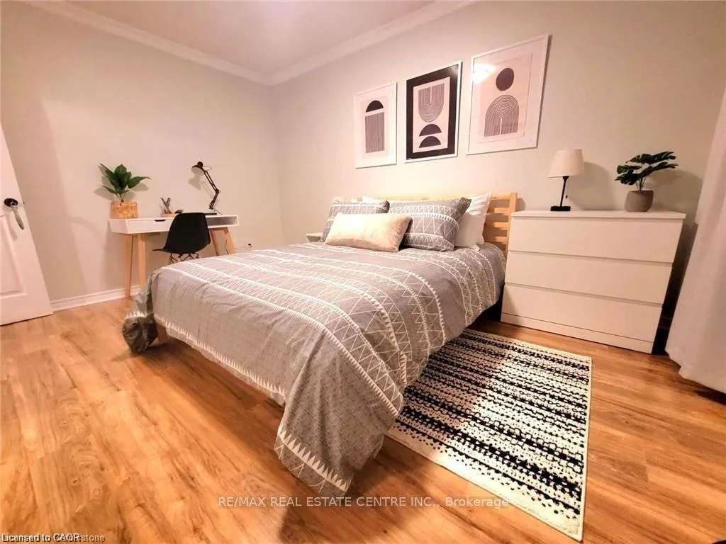 Photo 12 of 60 Obermeyer Drive, Kitchener, Stanley Park — HOMEH