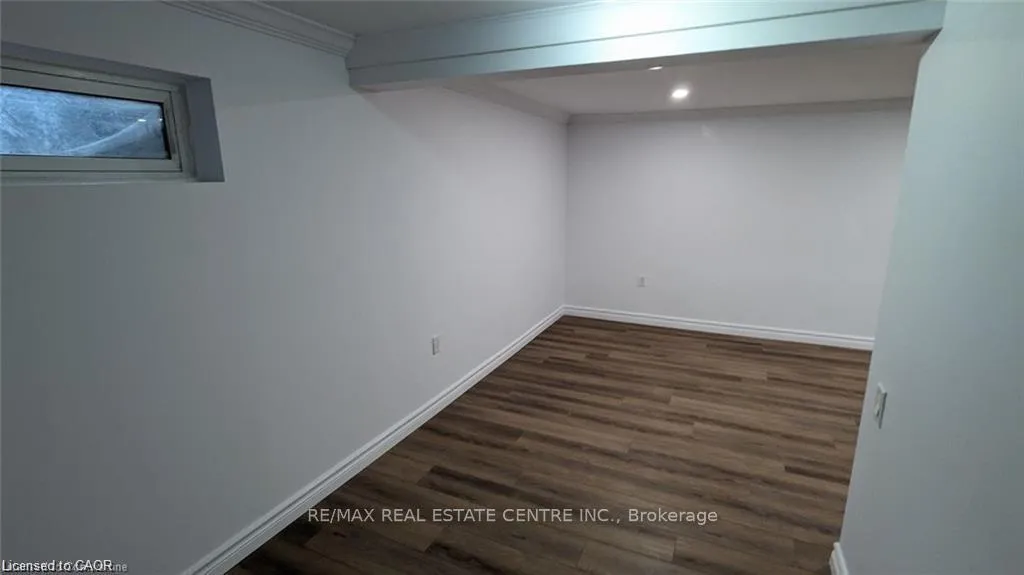 Photo 23 of 60 Obermeyer Drive, Kitchener, Stanley Park — HOMEH