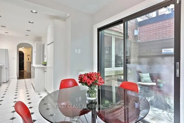 Photo 5 of 262 Castlefield Avenue, Toronto, Yonge-Eglinton — HOMEH