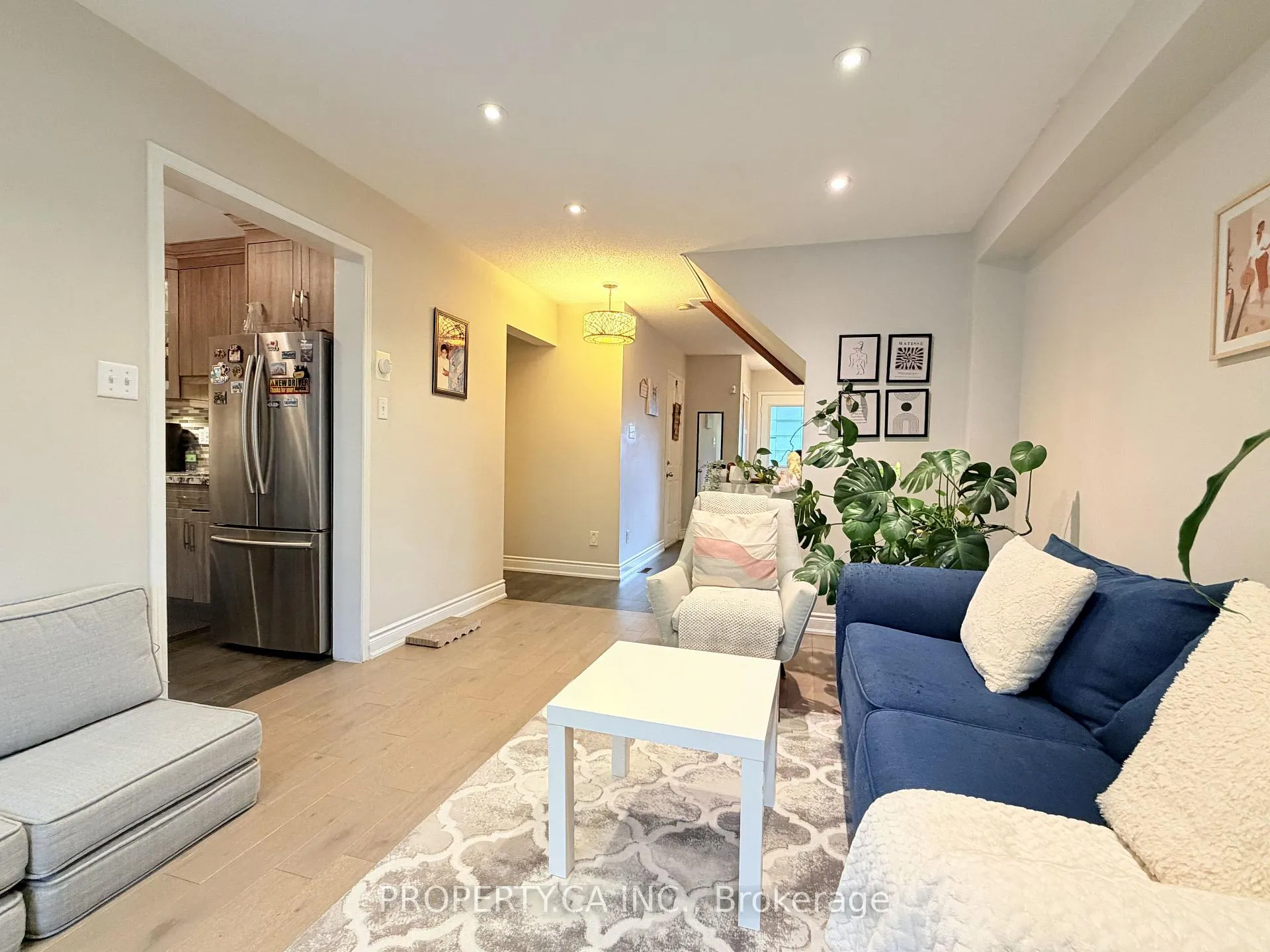 Photo 6 of Unit 44, 100 Brickyard Way, Brampton, Brampton North — HOMEH