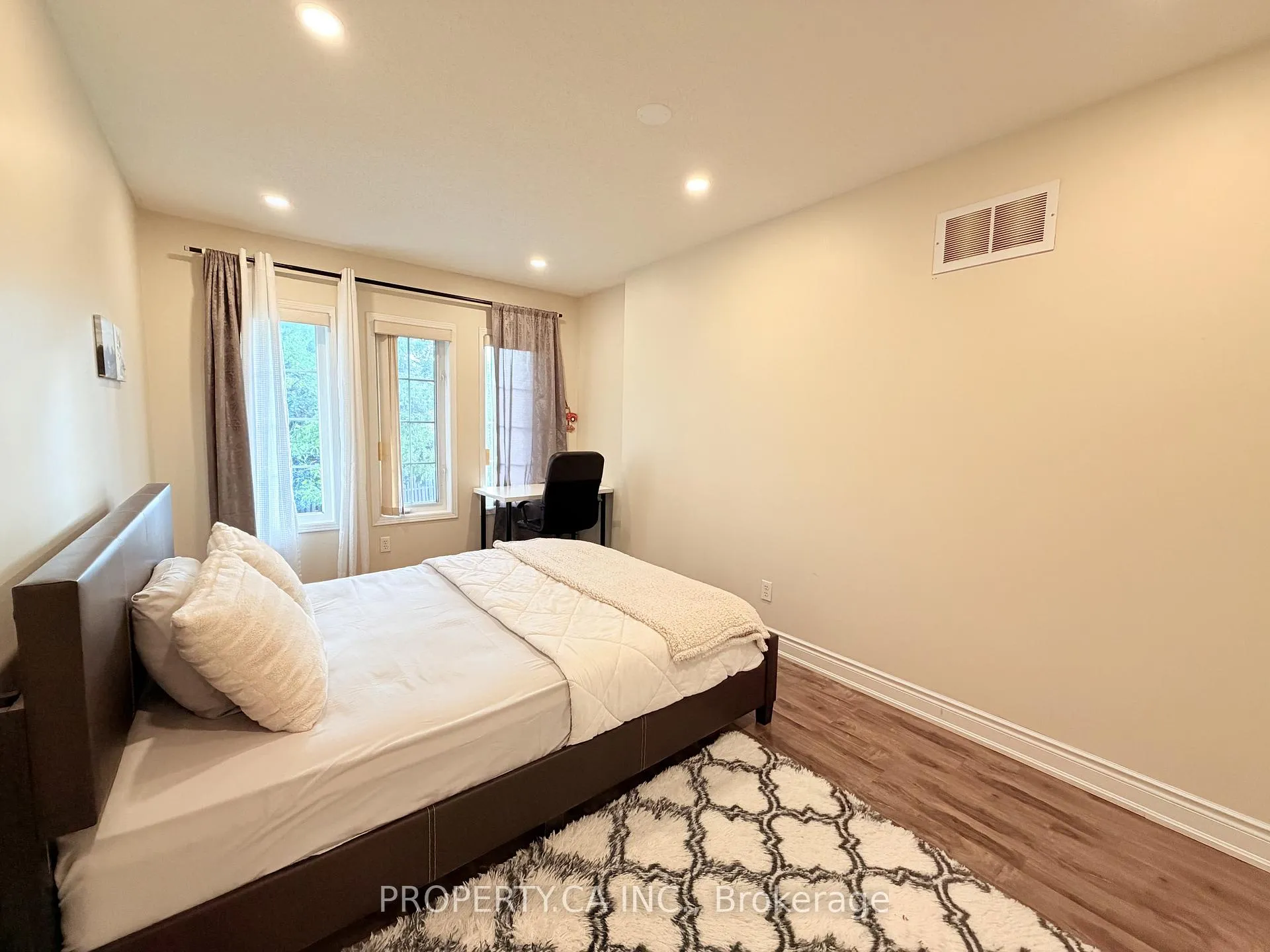 Photo 18 of Unit 44, 100 Brickyard Way, Brampton, Brampton North — HOMEH