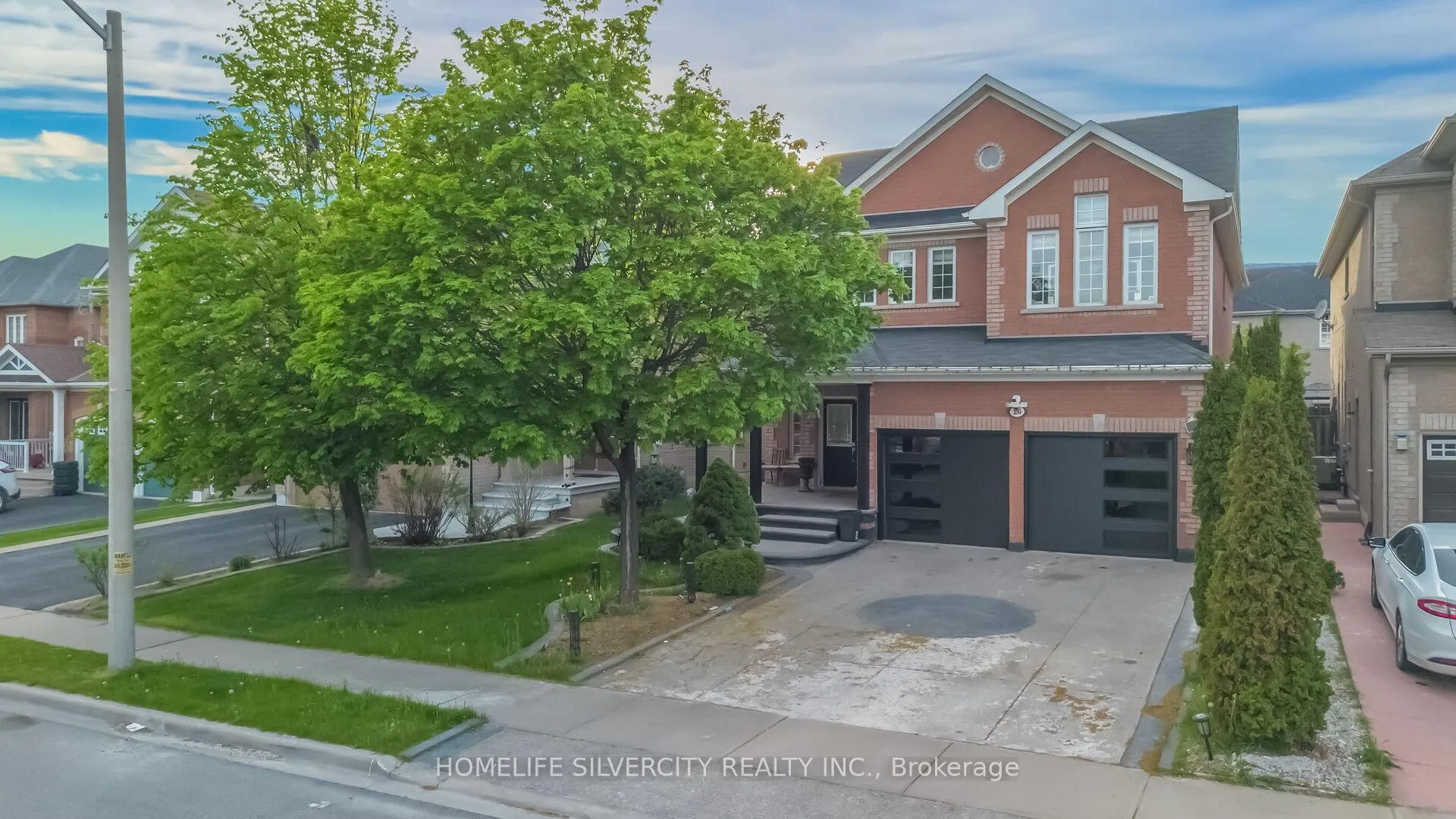 Photo 4 of 26 Bisesell Drive N, Brampton, Snelgrove — HOMEH