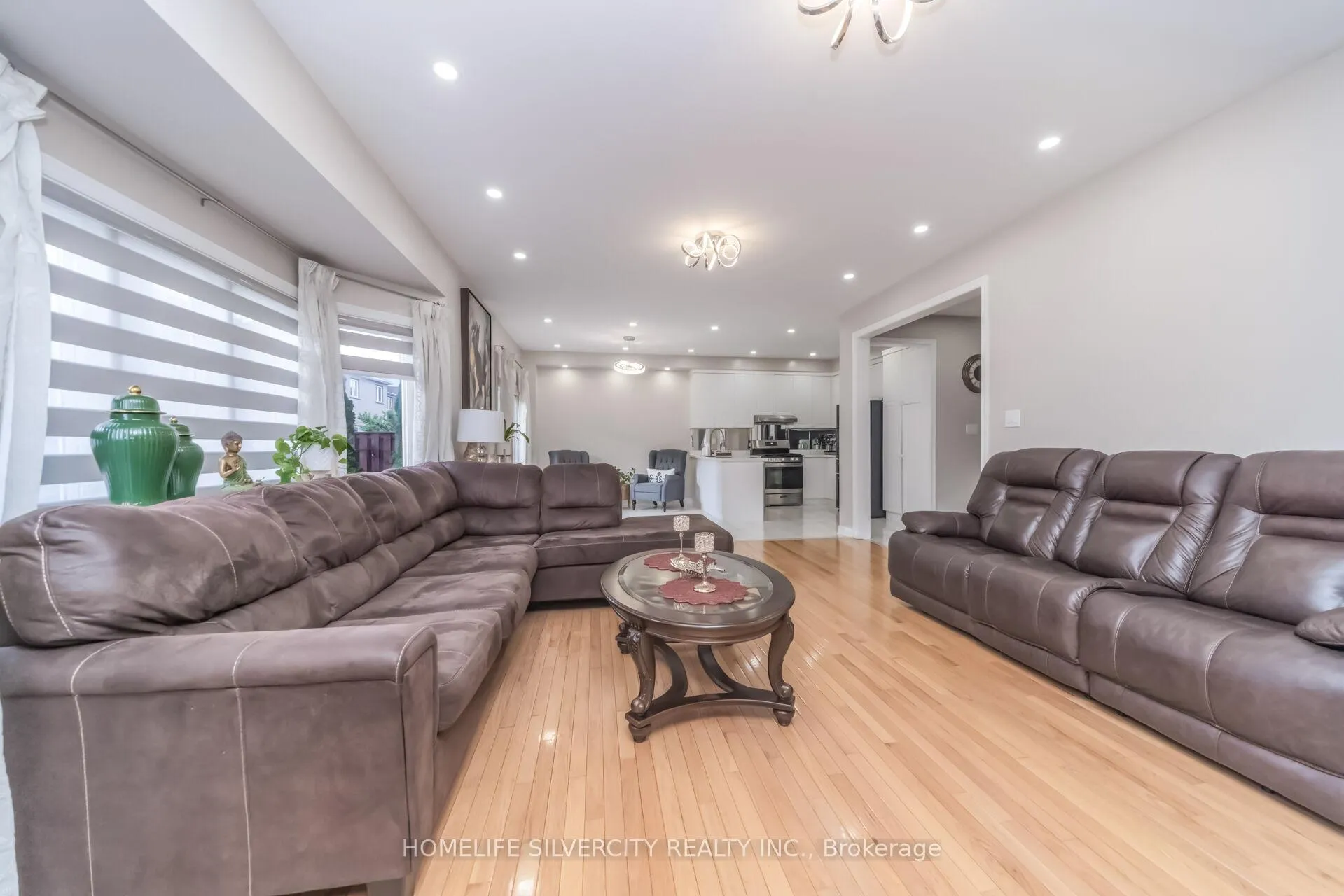 Photo 16 of 26 Bisesell Drive N, Brampton, Snelgrove — HOMEH