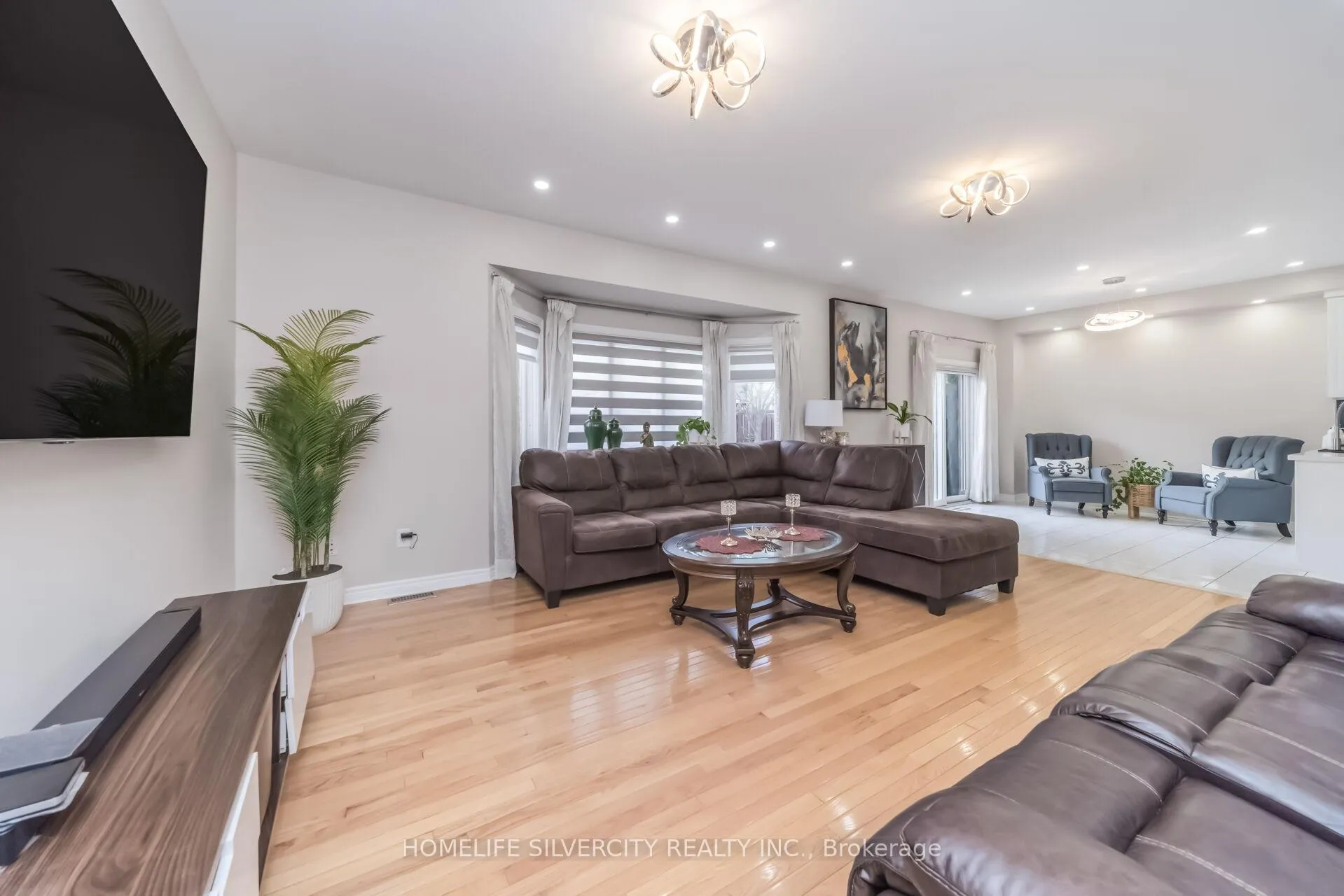 Photo 17 of 26 Bisesell Drive N, Brampton, Snelgrove — HOMEH