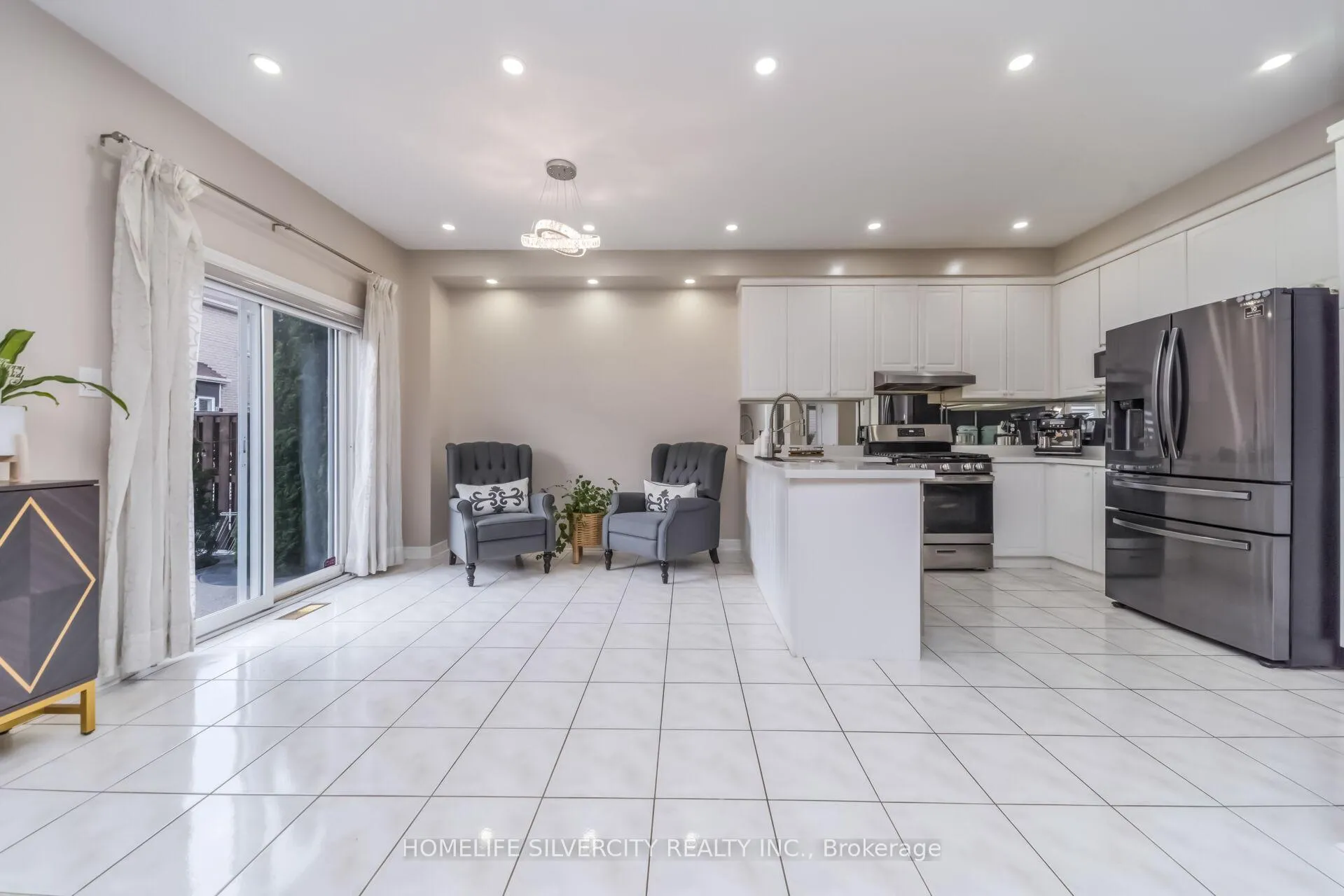 Photo 18 of 26 Bisesell Drive N, Brampton, Snelgrove — HOMEH