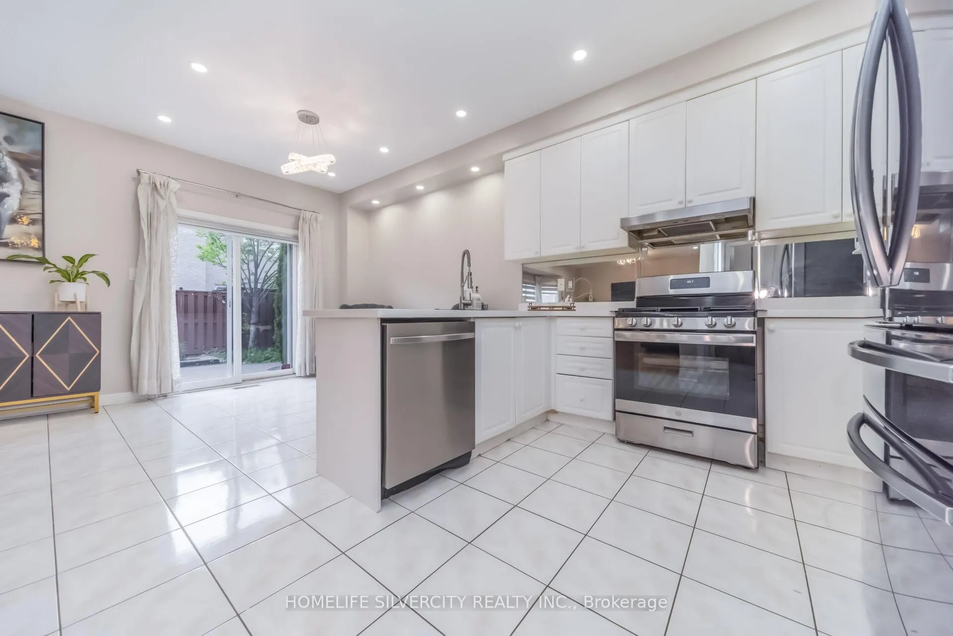 Photo 20 of 26 Bisesell Drive N, Brampton, Snelgrove — HOMEH