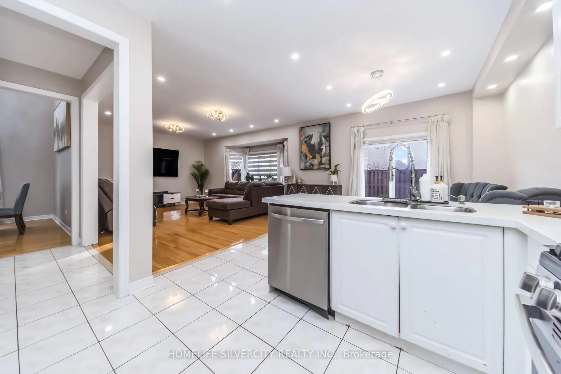 Photo 21 of 26 Bisesell Drive N, Brampton, Snelgrove — HOMEH