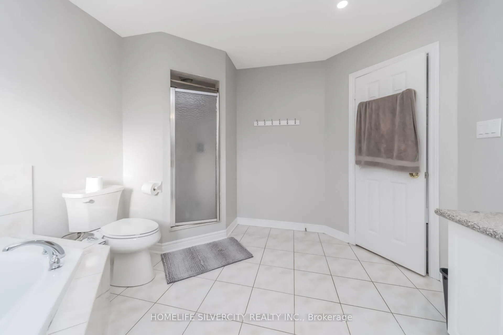 Photo 28 of 26 Bisesell Drive N, Brampton, Snelgrove — HOMEH