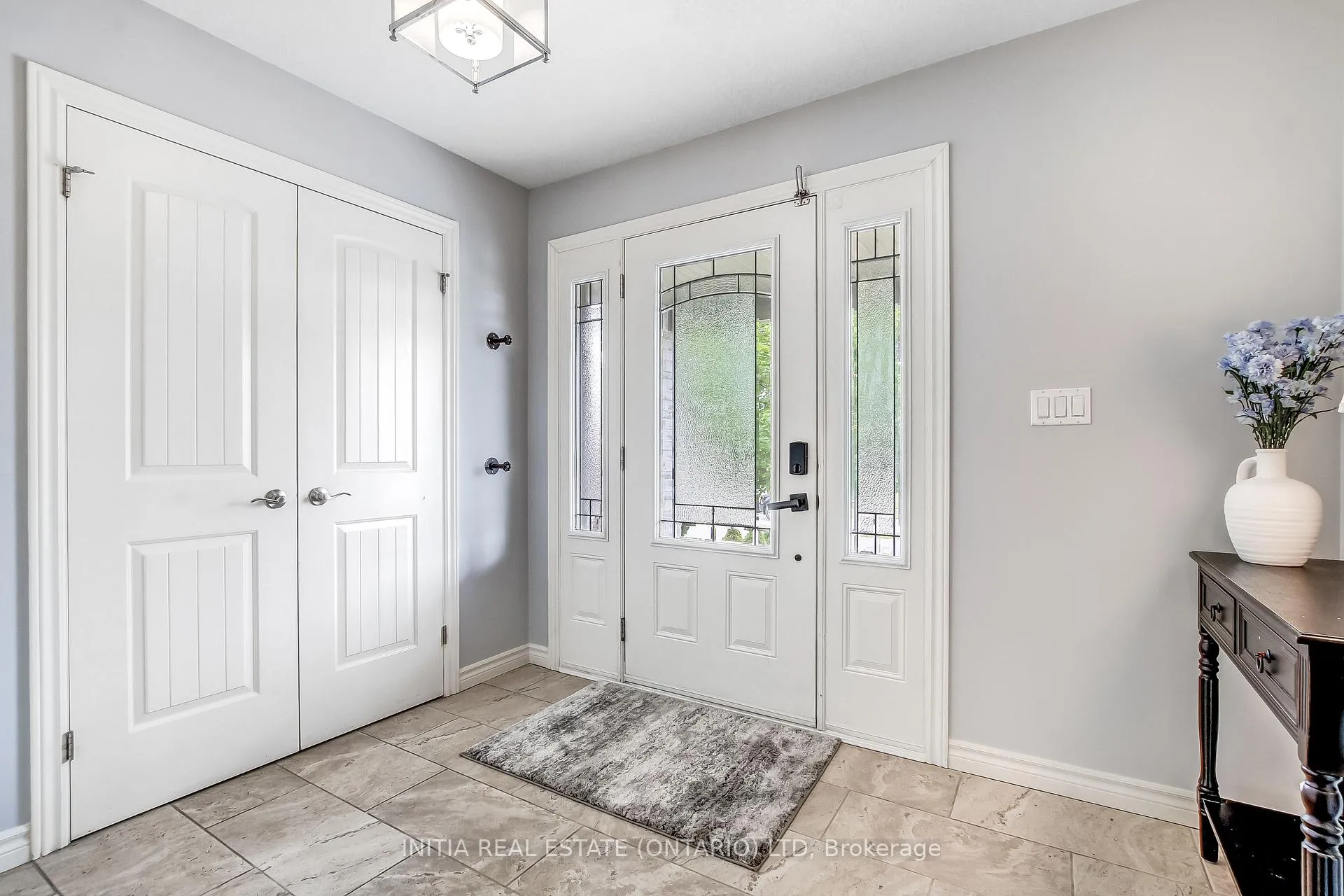 Photo 4 of 1082 Oakcrossing Road, London, North M — HOMEH