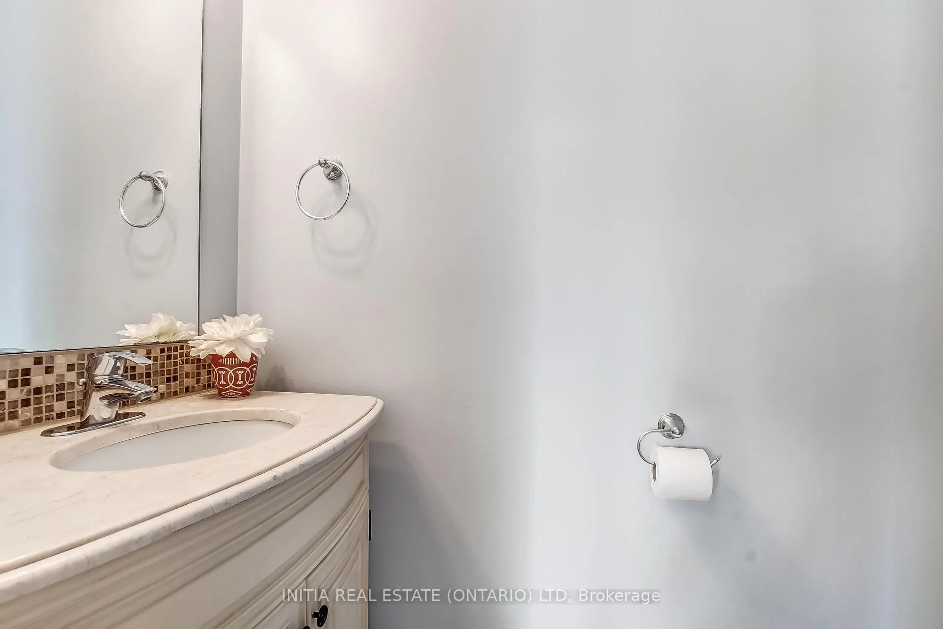 Photo 6 of 1082 Oakcrossing Road, London, North M — HOMEH