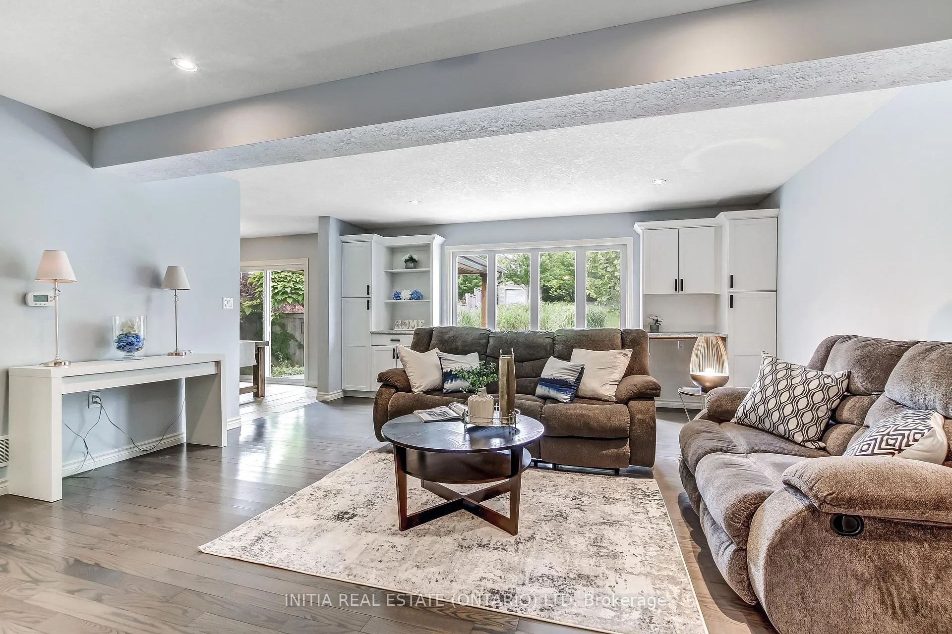 Photo 7 of 1082 Oakcrossing Road, London, North M — HOMEH