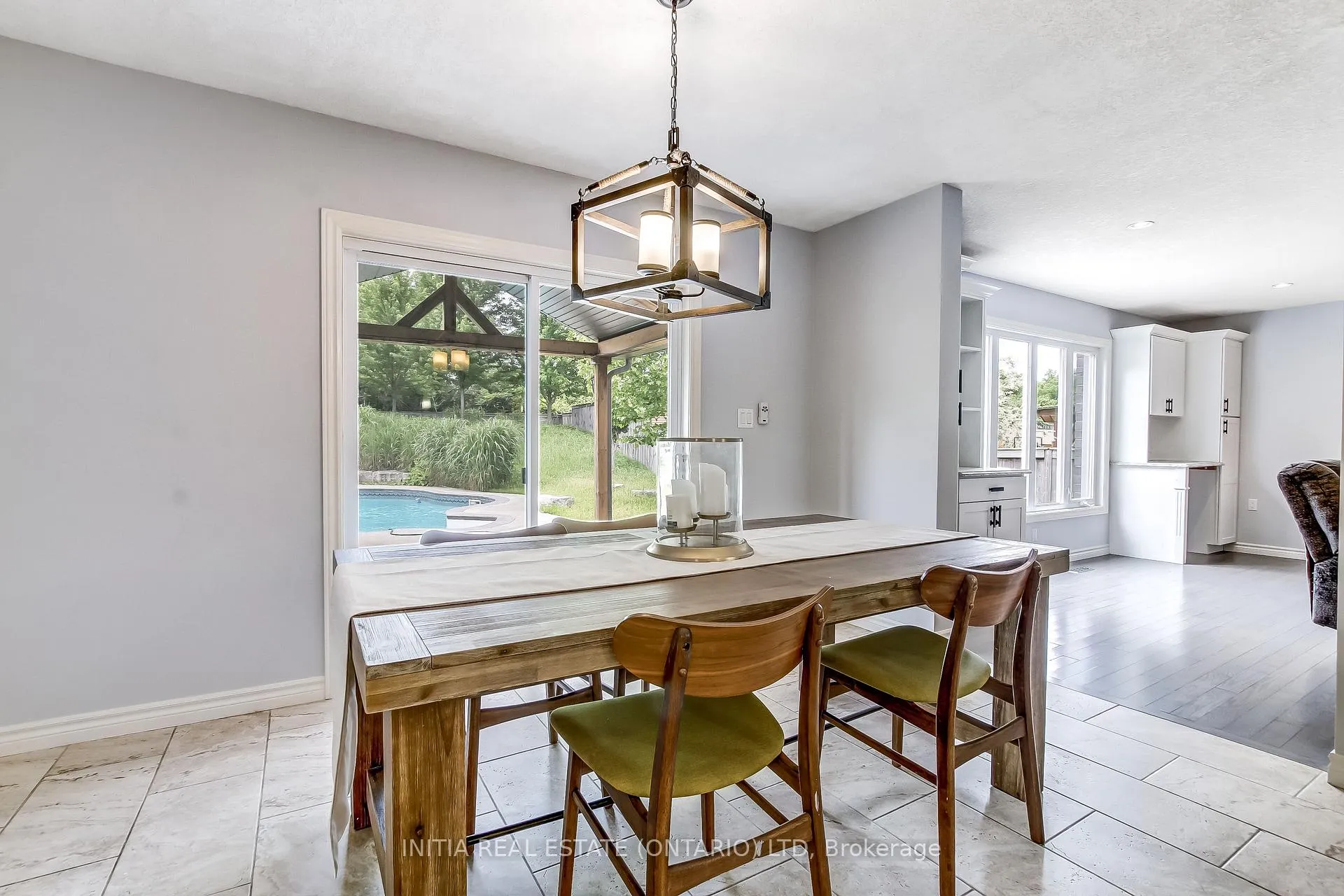 Photo 12 of 1082 Oakcrossing Road, London, North M — HOMEH