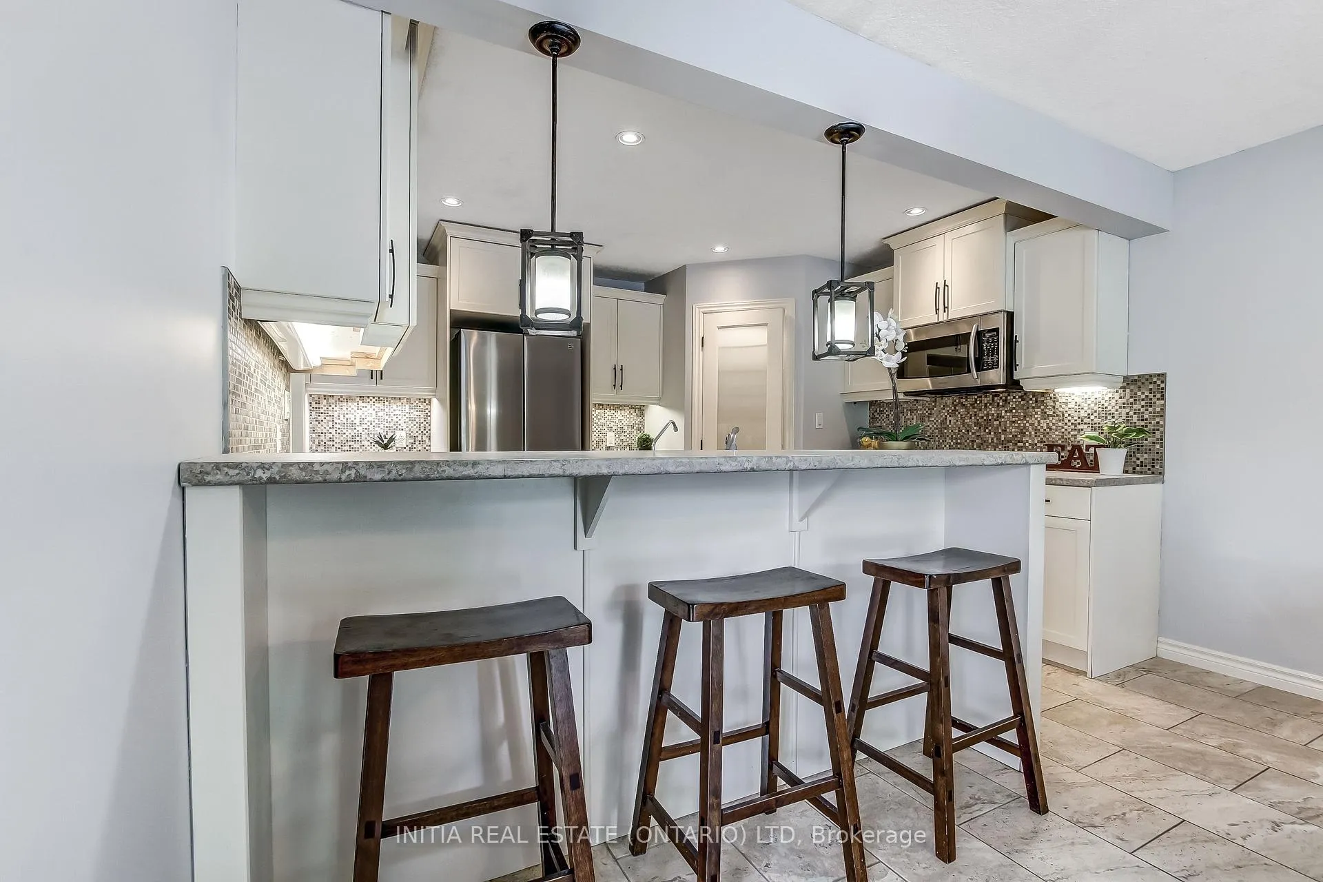 Photo 14 of 1082 Oakcrossing Road, London, North M — HOMEH