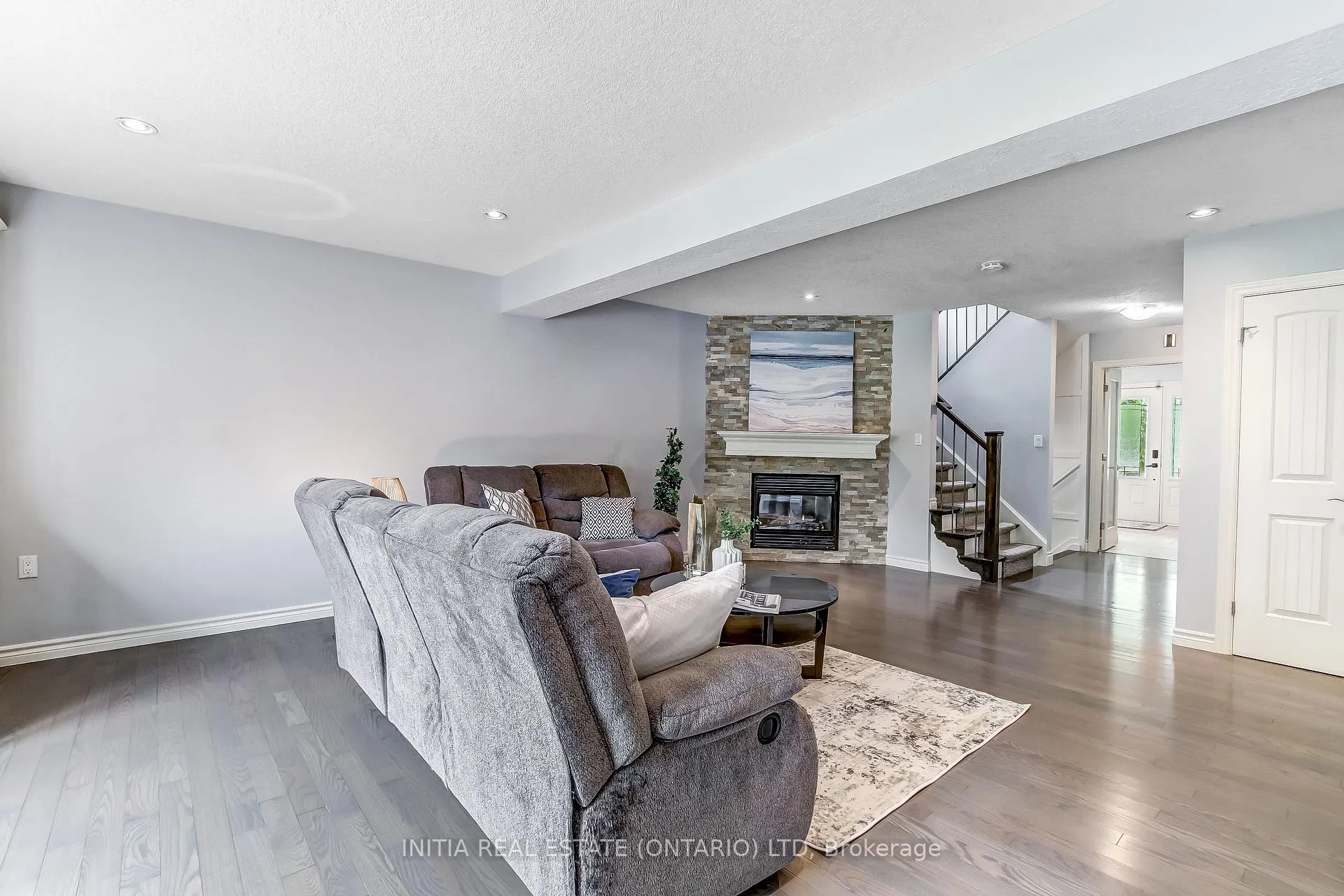 Photo 16 of 1082 Oakcrossing Road, London, North M — HOMEH