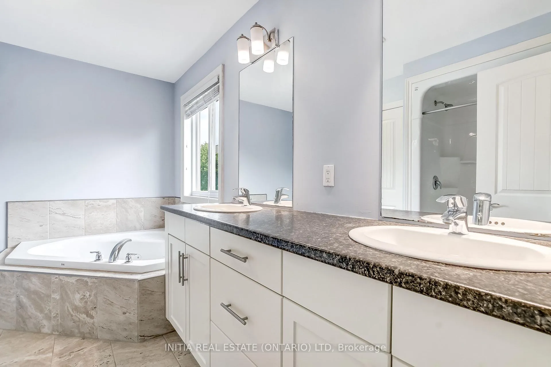 Photo 27 of 1082 Oakcrossing Road, London, North M — HOMEH