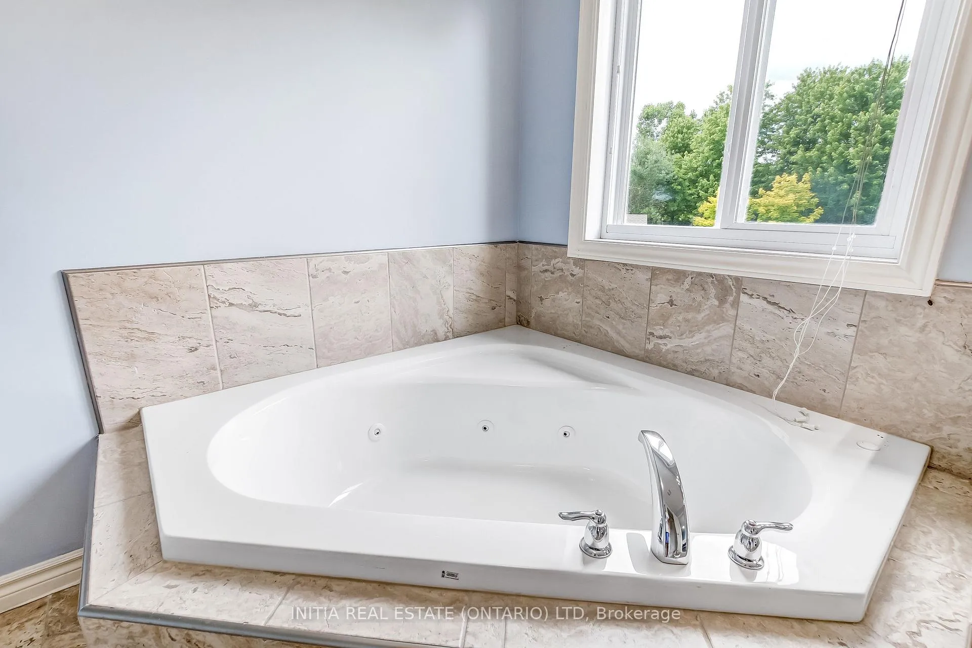 Photo 28 of 1082 Oakcrossing Road, London, North M — HOMEH