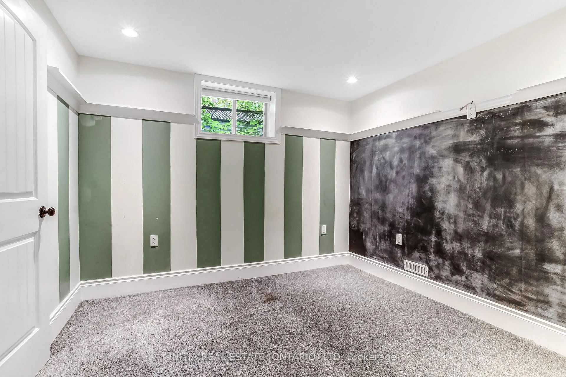 Photo 33 of 1082 Oakcrossing Road, London, North M — HOMEH