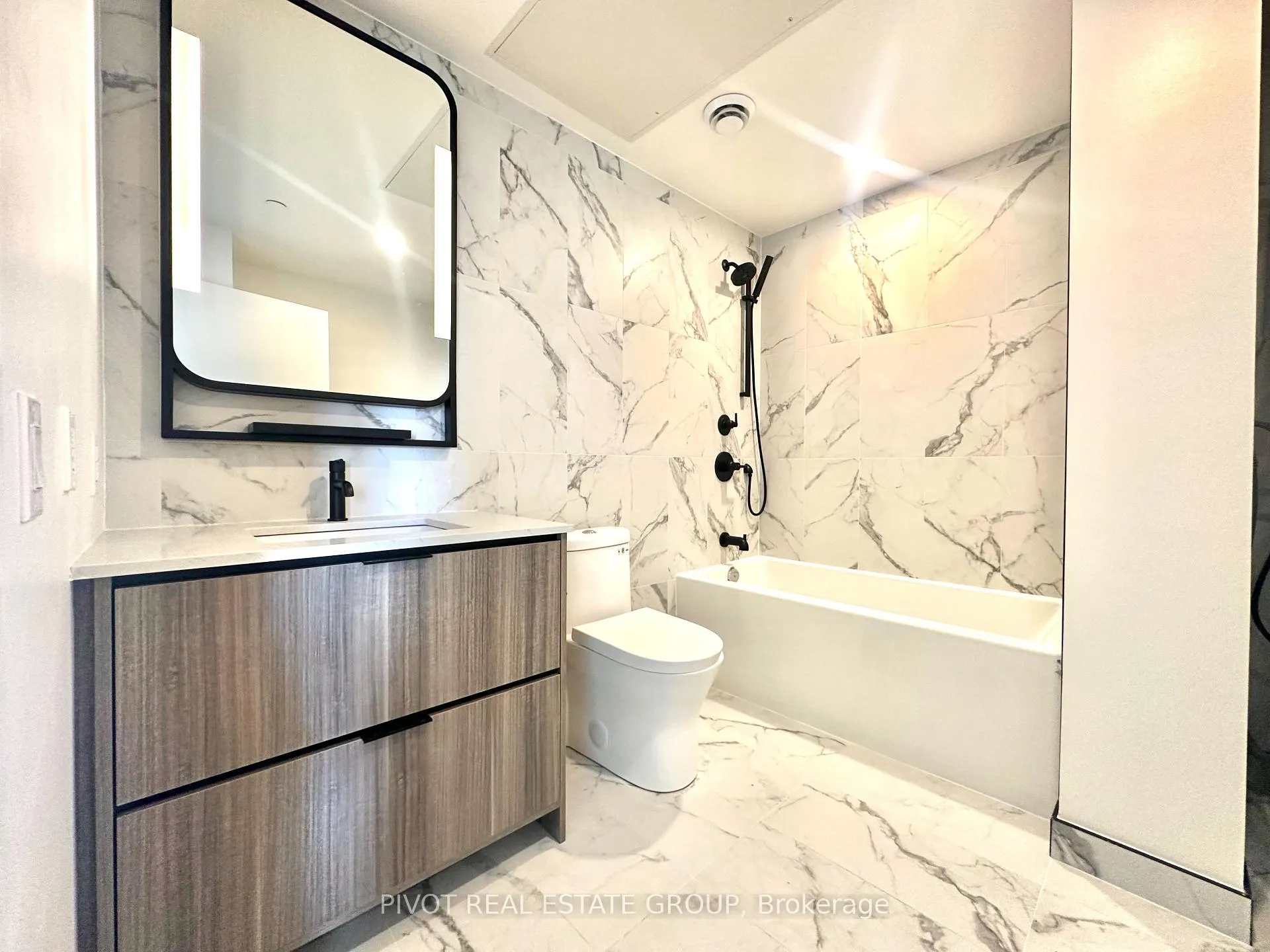 Photo 13 of Unit 1405, 1050 Eastern Avenue, Toronto, The Beaches — HOMEH