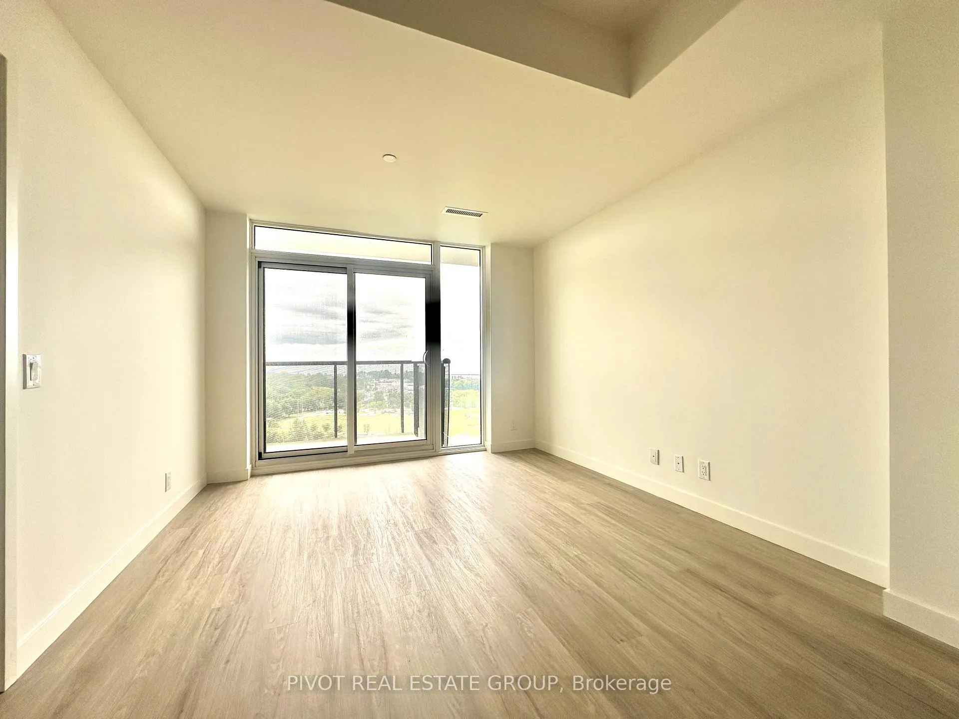 Photo 15 of Unit 1405, 1050 Eastern Avenue, Toronto, The Beaches — HOMEH