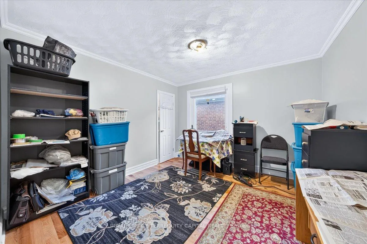Photo 23 of 175 Clearbrooke Circle, Etobicoke, Rexdale-Kipling — HOMEH