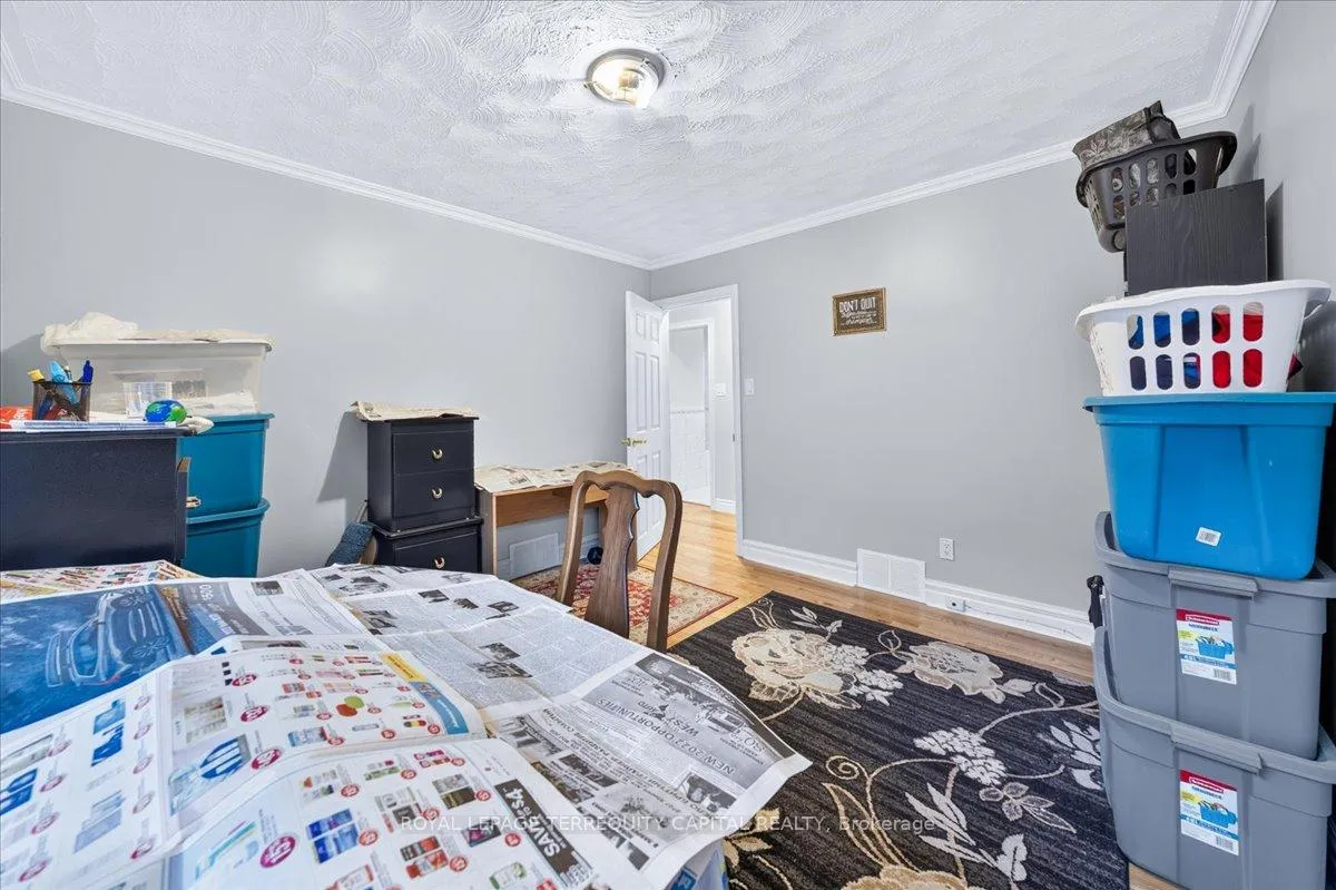 Photo 25 of 175 Clearbrooke Circle, Etobicoke, Rexdale-Kipling — HOMEH
