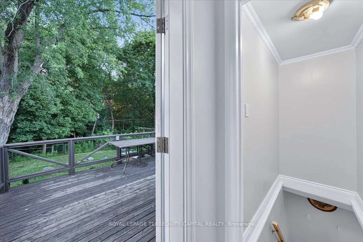 Photo 27 of 175 Clearbrooke Circle, Etobicoke, Rexdale-Kipling — HOMEH