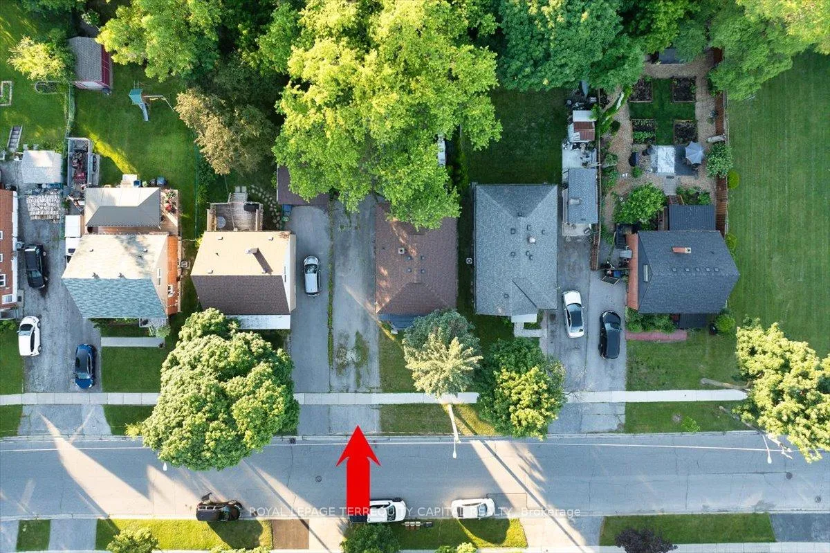 Photo 44 of 175 Clearbrooke Circle, Etobicoke, Rexdale-Kipling — HOMEH