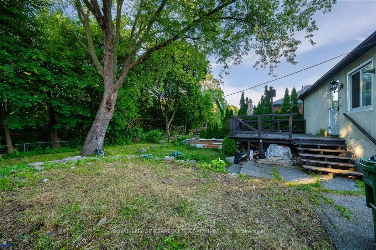Photo 46 of 175 Clearbrooke Circle, Etobicoke, Rexdale-Kipling — HOMEH