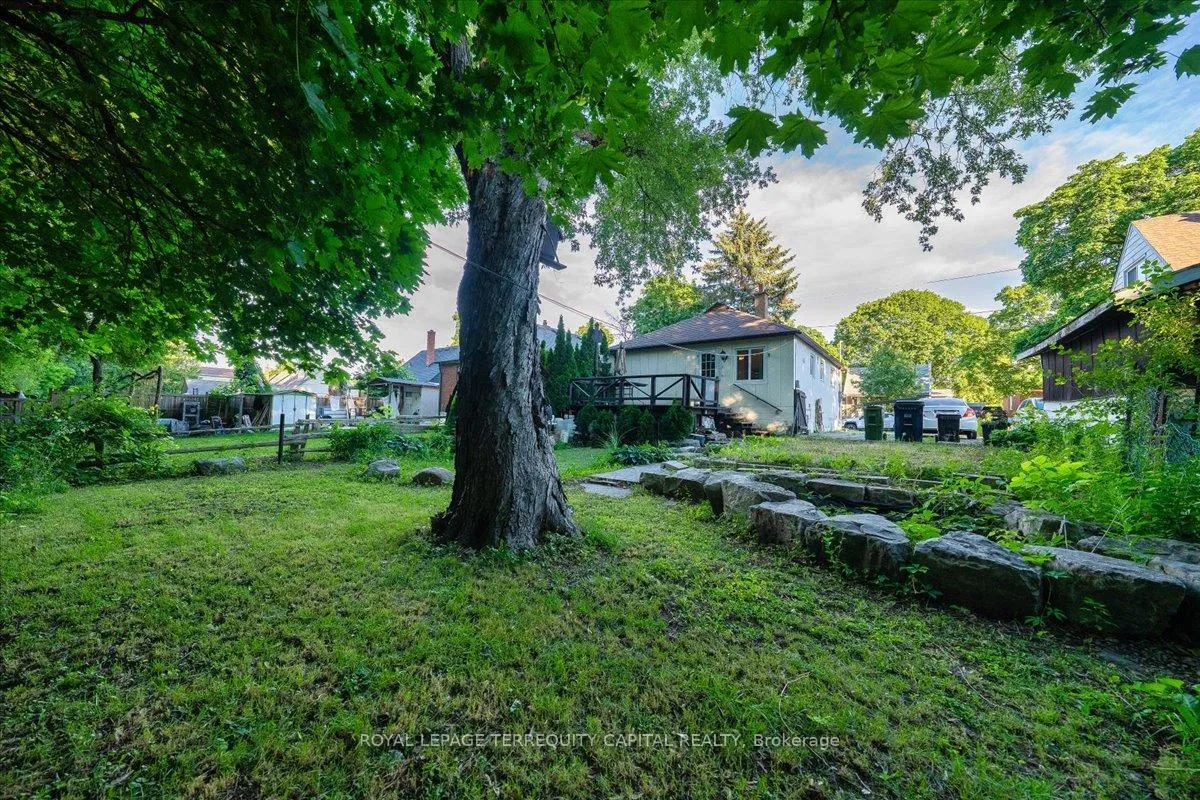 Photo 47 of 175 Clearbrooke Circle, Etobicoke, Rexdale-Kipling — HOMEH