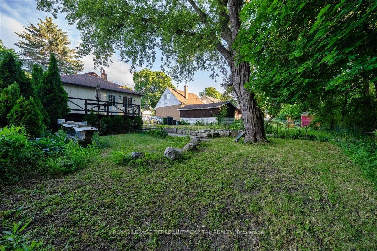 Photo 49 of 175 Clearbrooke Circle, Etobicoke, Rexdale-Kipling — HOMEH