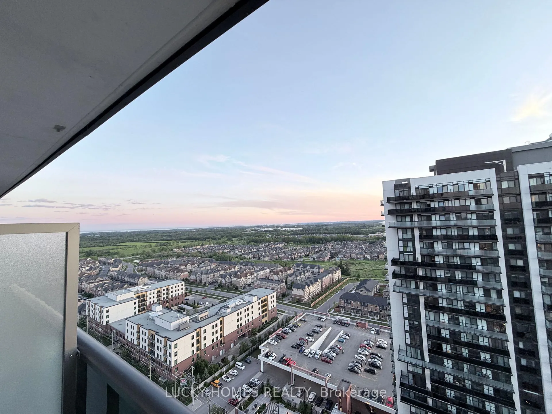 Photo 2 of Unit 2416, 2545 Simcoe Street N, Oshawa, Windfields — HOMEH