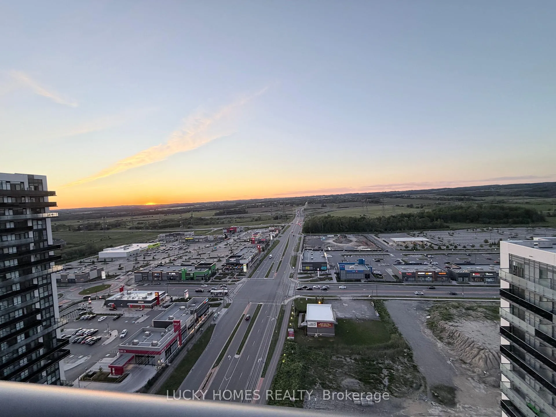 Photo 7 of Unit 2416, 2545 Simcoe Street N, Oshawa, Windfields — HOMEH