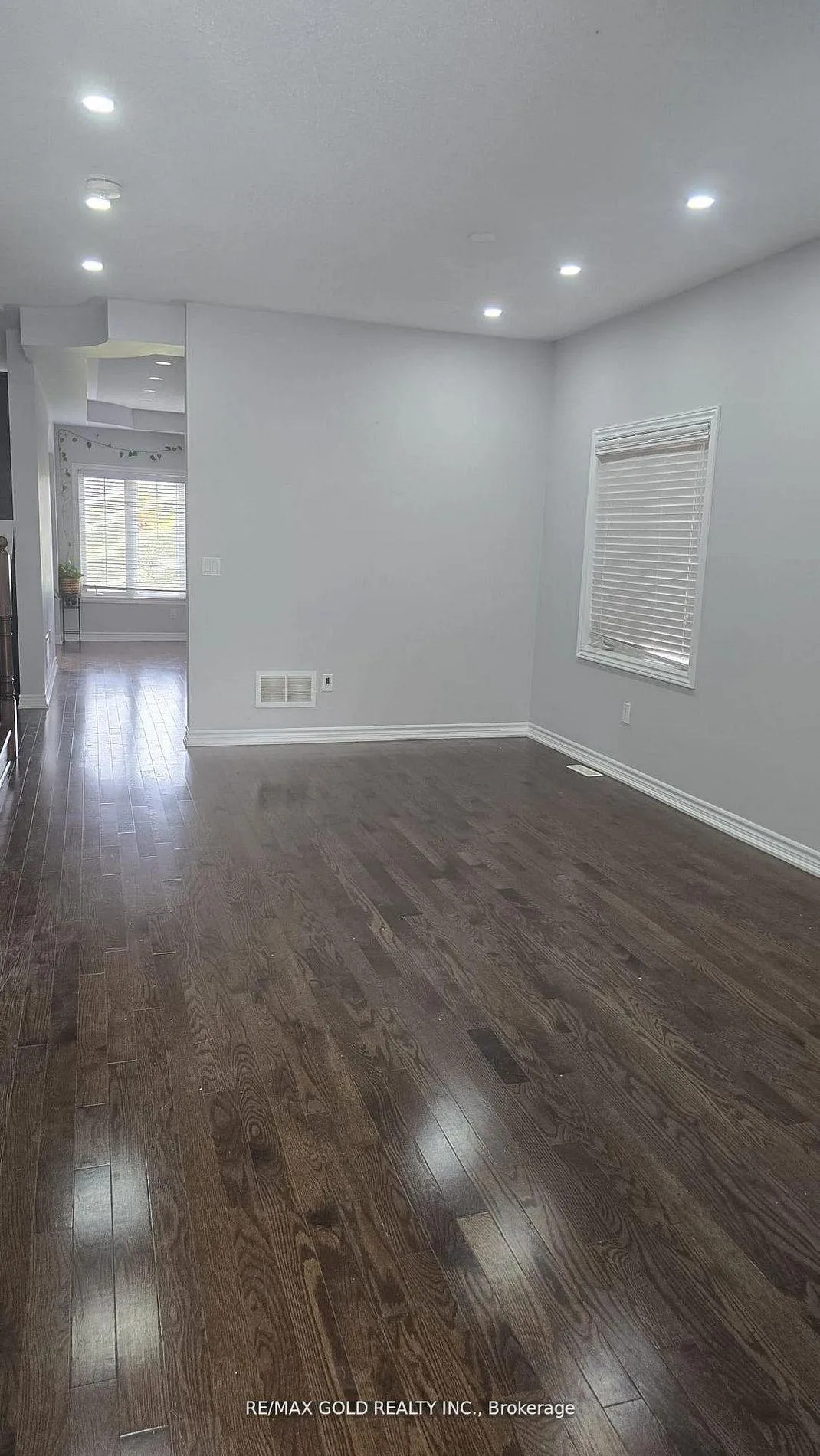 Photo 5 of 34 Leadership Drive, Brampton, Credit Valley — HOMEH
