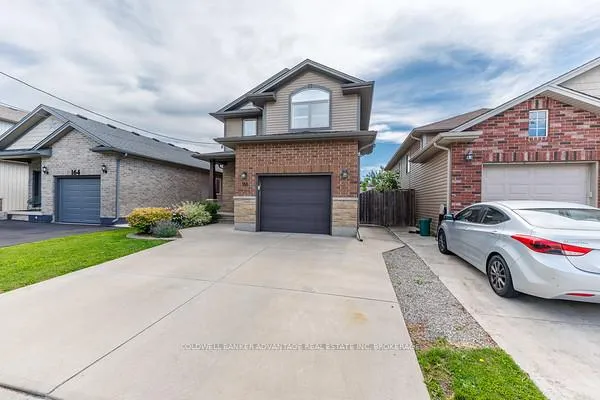 Photo 3 of 166 Wallace Avenue S, Welland, Lincoln/Crowland — HOMEH