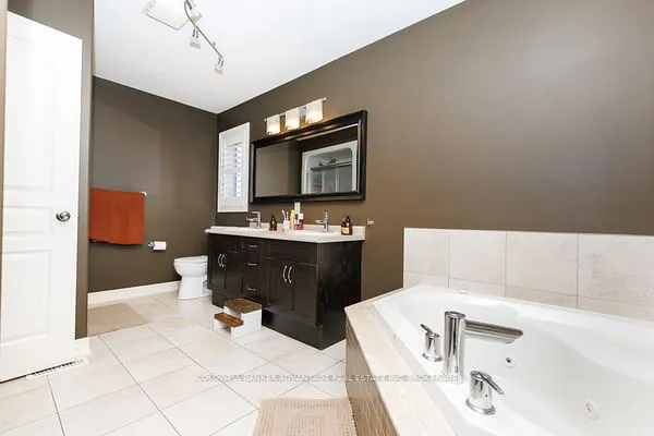 Photo 28 of 166 Wallace Avenue S, Welland, Lincoln/Crowland — HOMEH