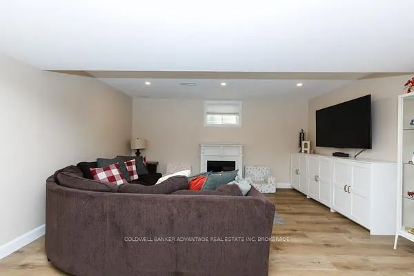 Photo 33 of 166 Wallace Avenue S, Welland, Lincoln/Crowland — HOMEH