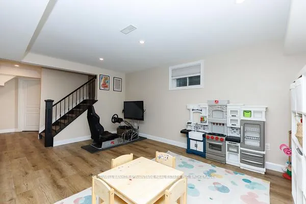 Photo 37 of 166 Wallace Avenue S, Welland, Lincoln/Crowland — HOMEH