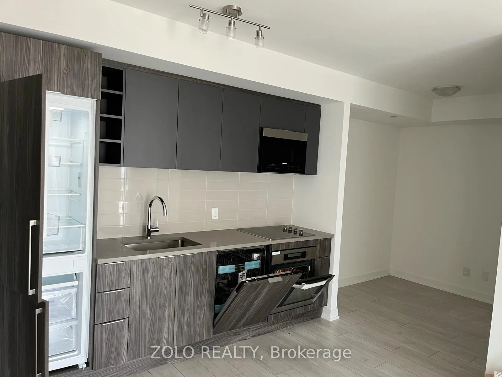 Photo 4 of Unit 3701, 2033 Kennedy Road, Scarborough, Agincourt South-Malvern West — HOMEH