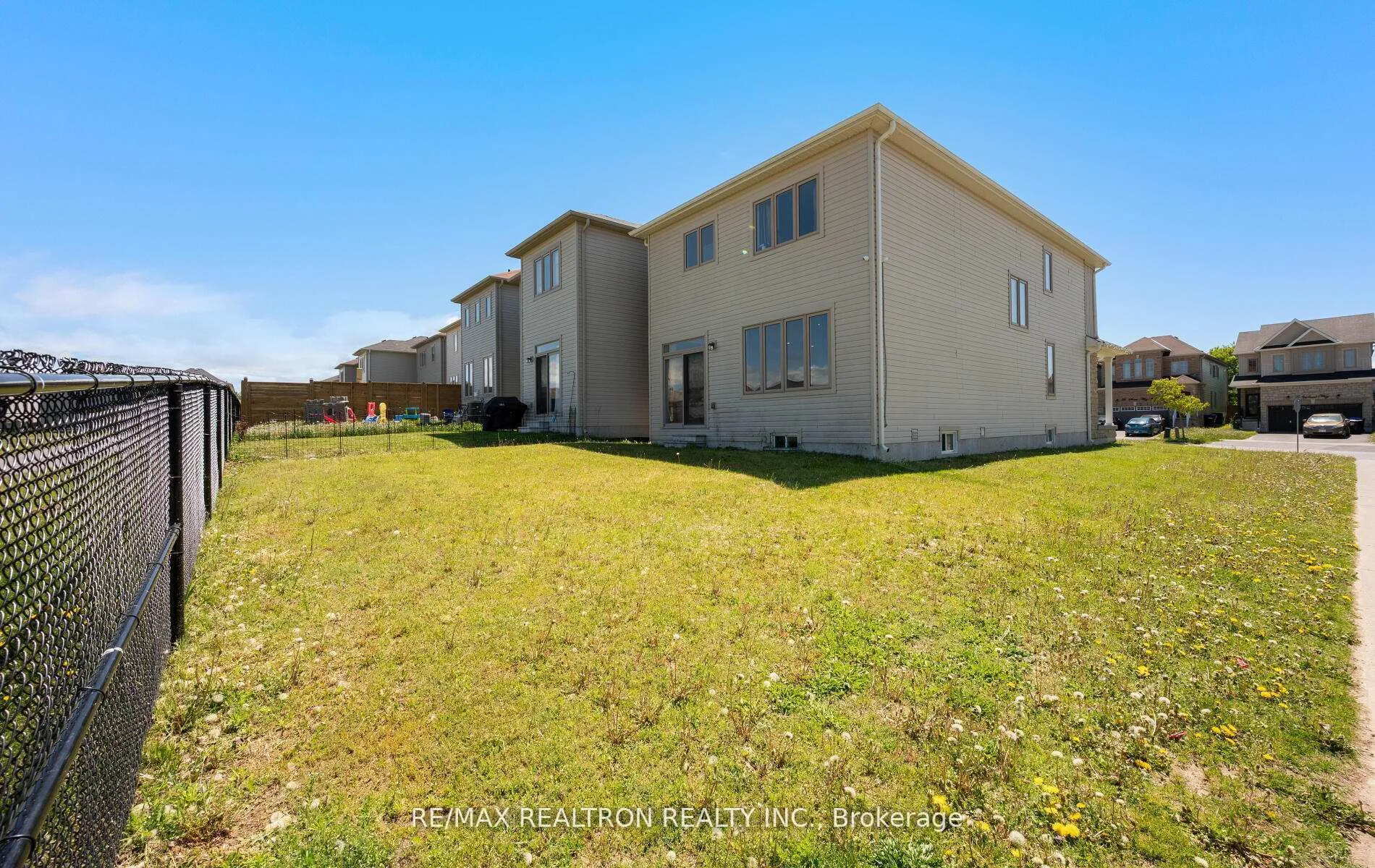 Photo 35 of 57 Sasco Way, Essa, Angus — HOMEH