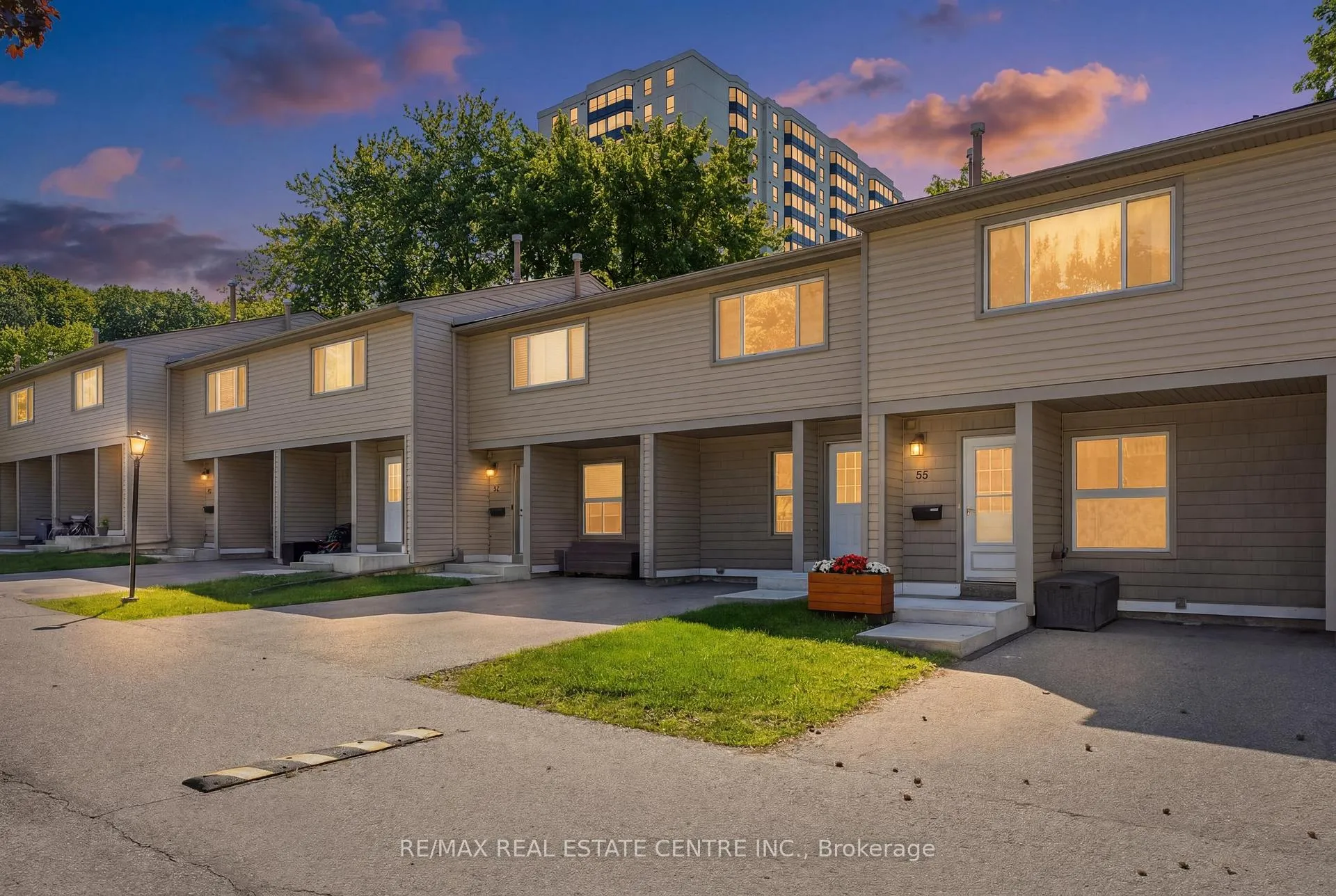 Photo 2 of Unit 34, 15 Green Valley Drive, Kitchener — HOMEH